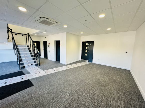 Aero 40, Farnborough, Industrial / Warehouse To Let - IMG_1188.jpeg