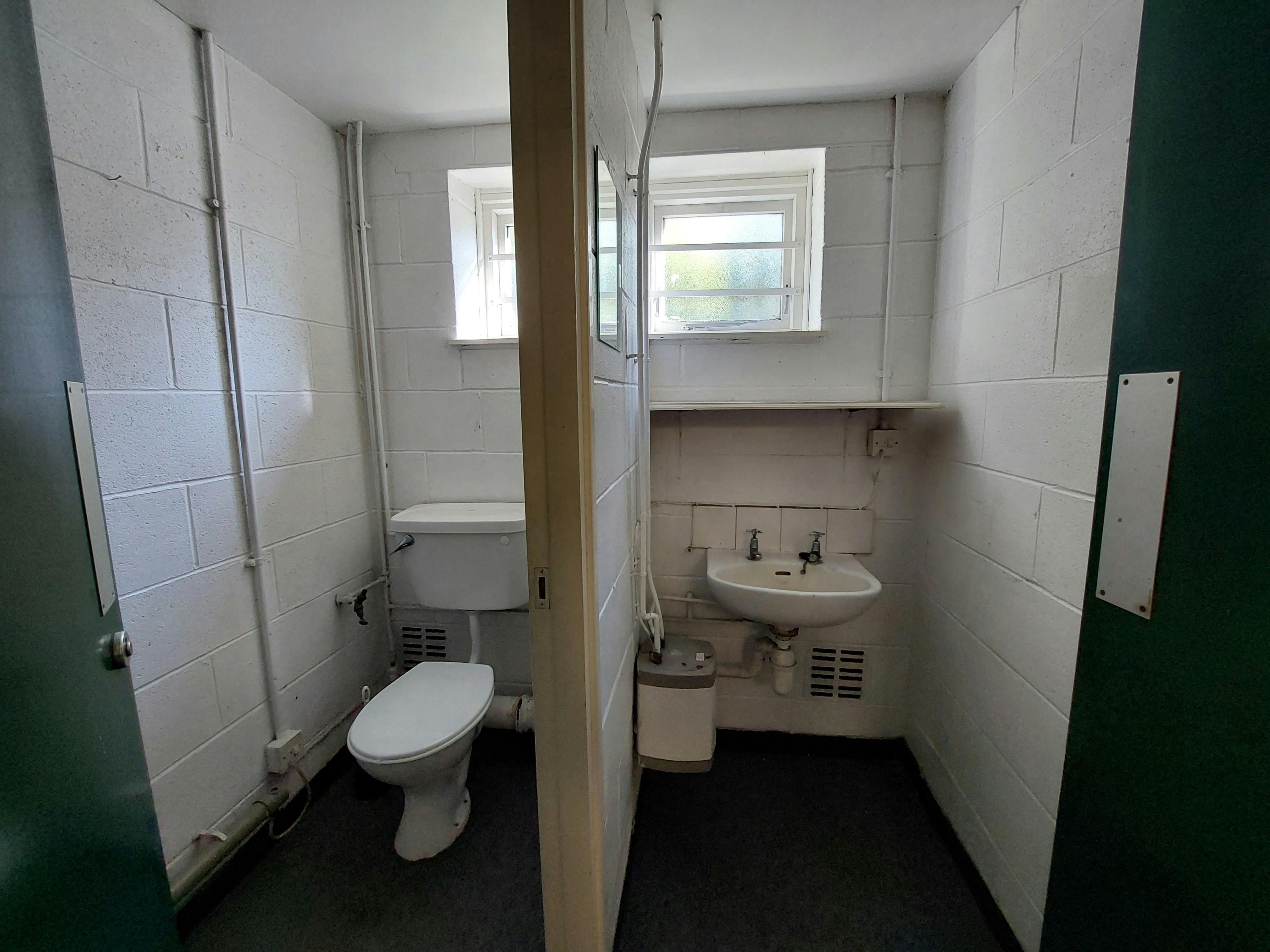 Industrial Unit in Doncaster - photo 3