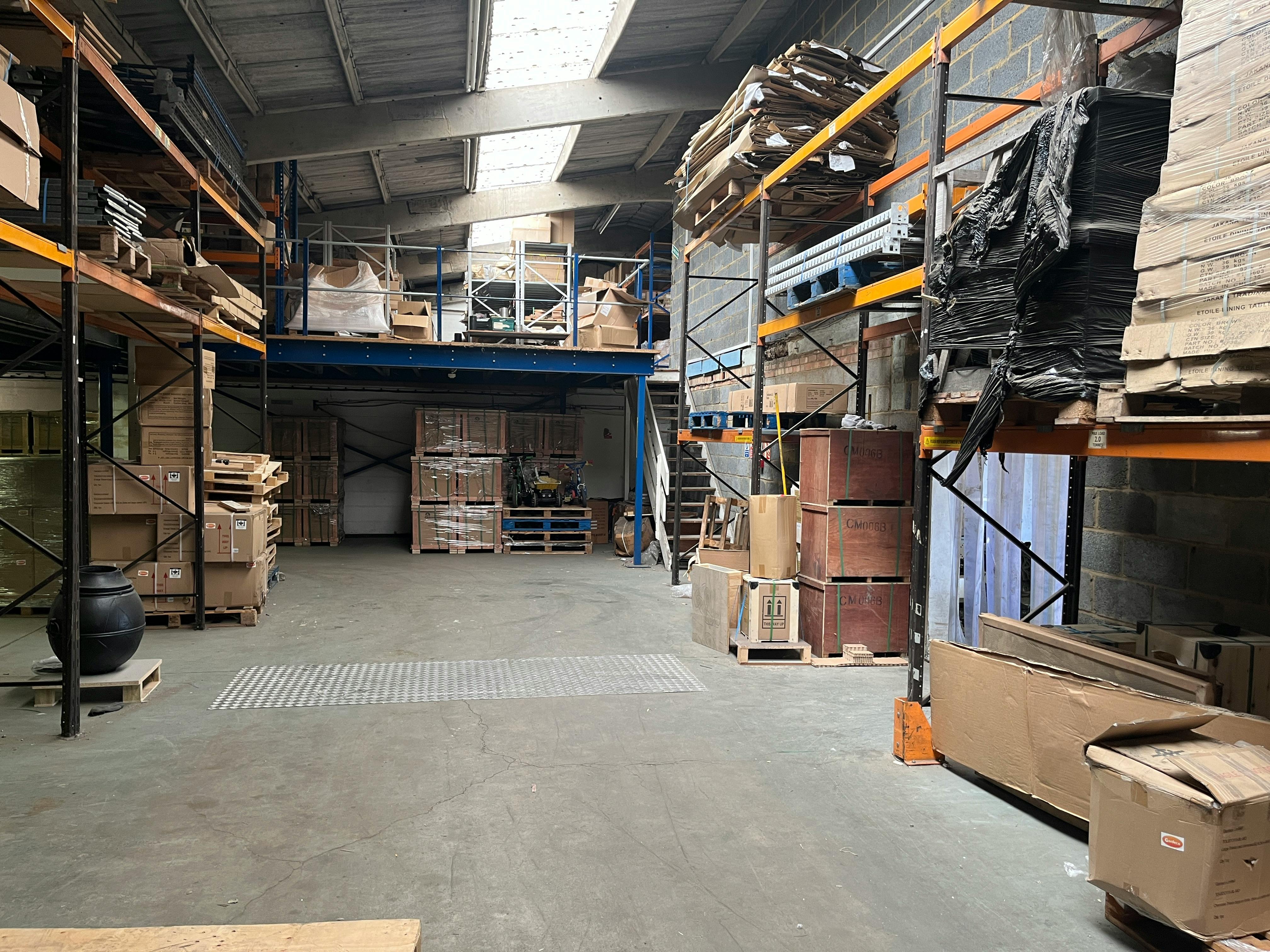 The Warehouse, Aylesbury, Industrial To Let - 20250617_130354650_iOS.jpg