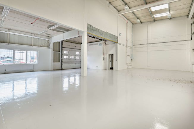 Unit 3, Abbeymead Industrial Park, Waltham Abbey, Industrial To Let - 8668202-interior02-800.jpg