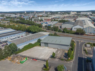 Unit 16, Central Trading Estate, Mosley Road, Trafford Park, Industrial To Let - 8698361-exterior15-800.jpg