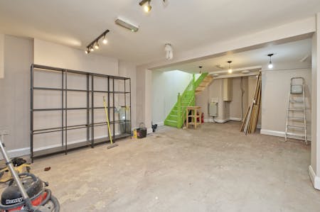 153 Askew Road, London, Retail To Let - 153 askew rd7897.jpg