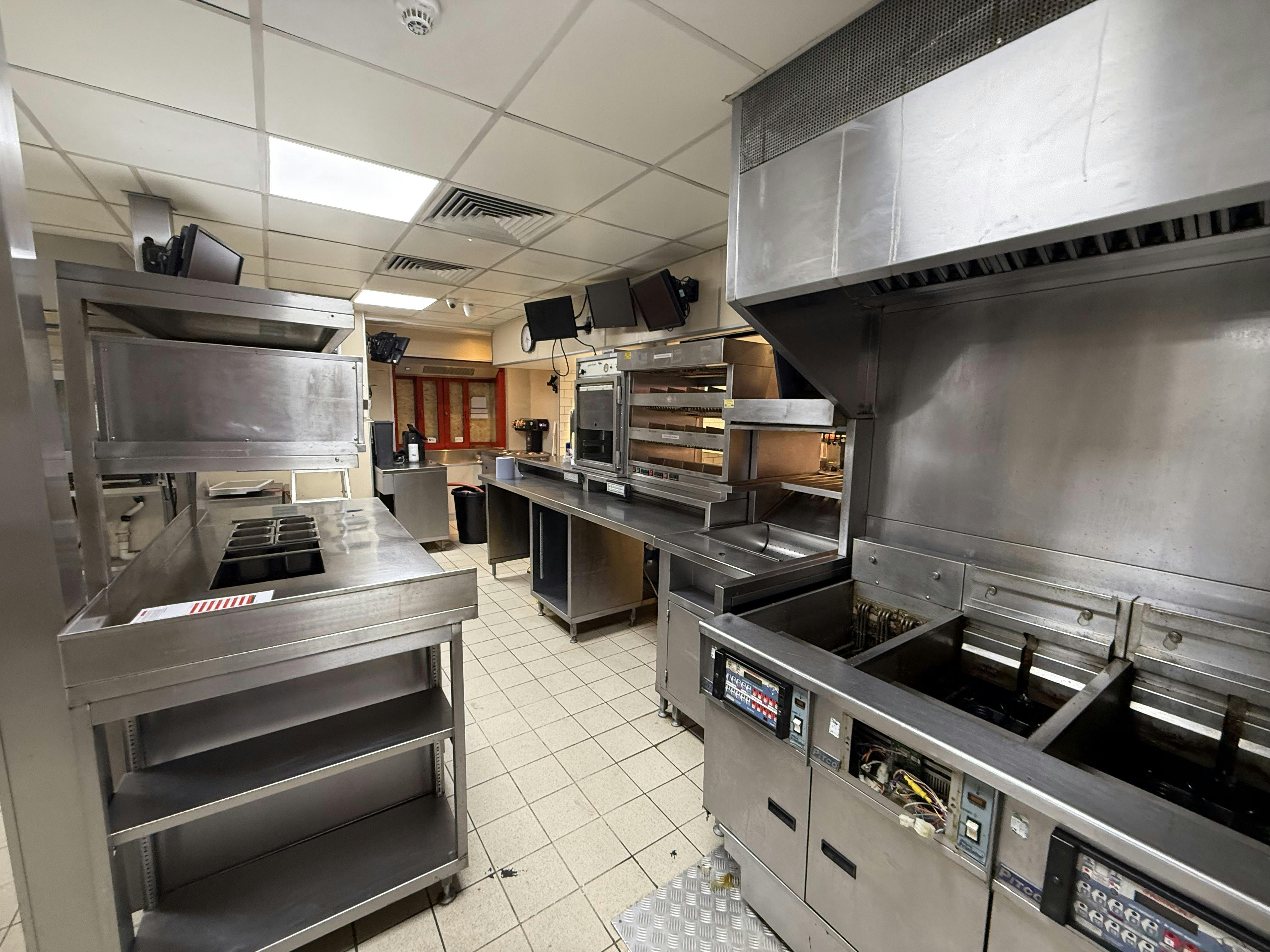 Drive Thru' Opportunity, 177 Beverley Road, Hull, Other / Restaurant / Cafe To Let - IMG_3565.jpg