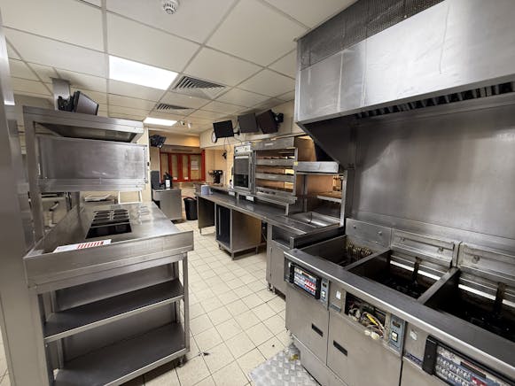 Drive Thru' Opportunity, 177 Beverley Road, Hull, Other / Restaurant / Cafe To Let - IMG_3565.jpg