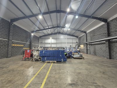 Unit D2, Meadowbank Business Park, Oldham, Industrial/Logistics To Let / For Sale - 20251020_112921.jpg