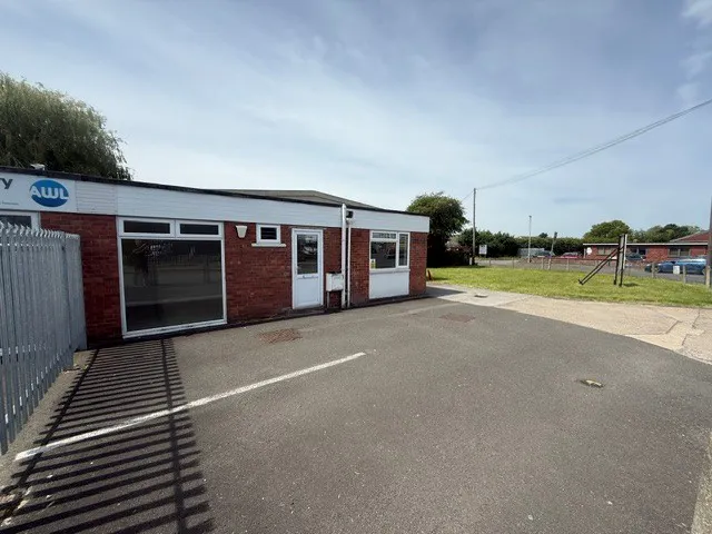 Unit 10 Porte Marsh Road, Porte Marsh Trading Estate, Calne, Industrial To Let - 2.jpg