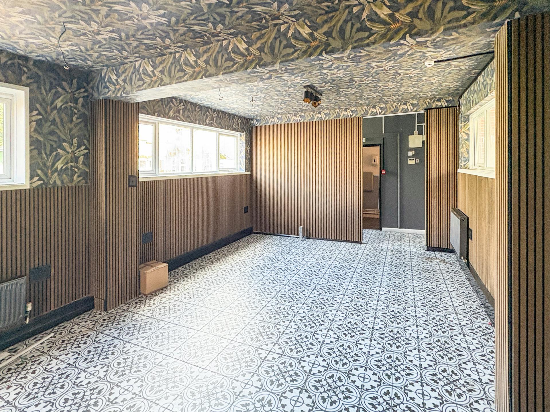 Retail/Shop in Poole - photo 2