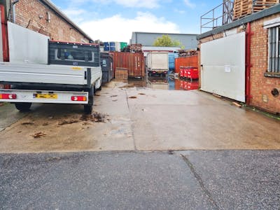30 Progress Road, Leigh-On-Sea, Industrial/Logistics For Sale - 0e2955acWhatsApp 20Image 2020241017 20at 20144110_ba97ca3d.jpg