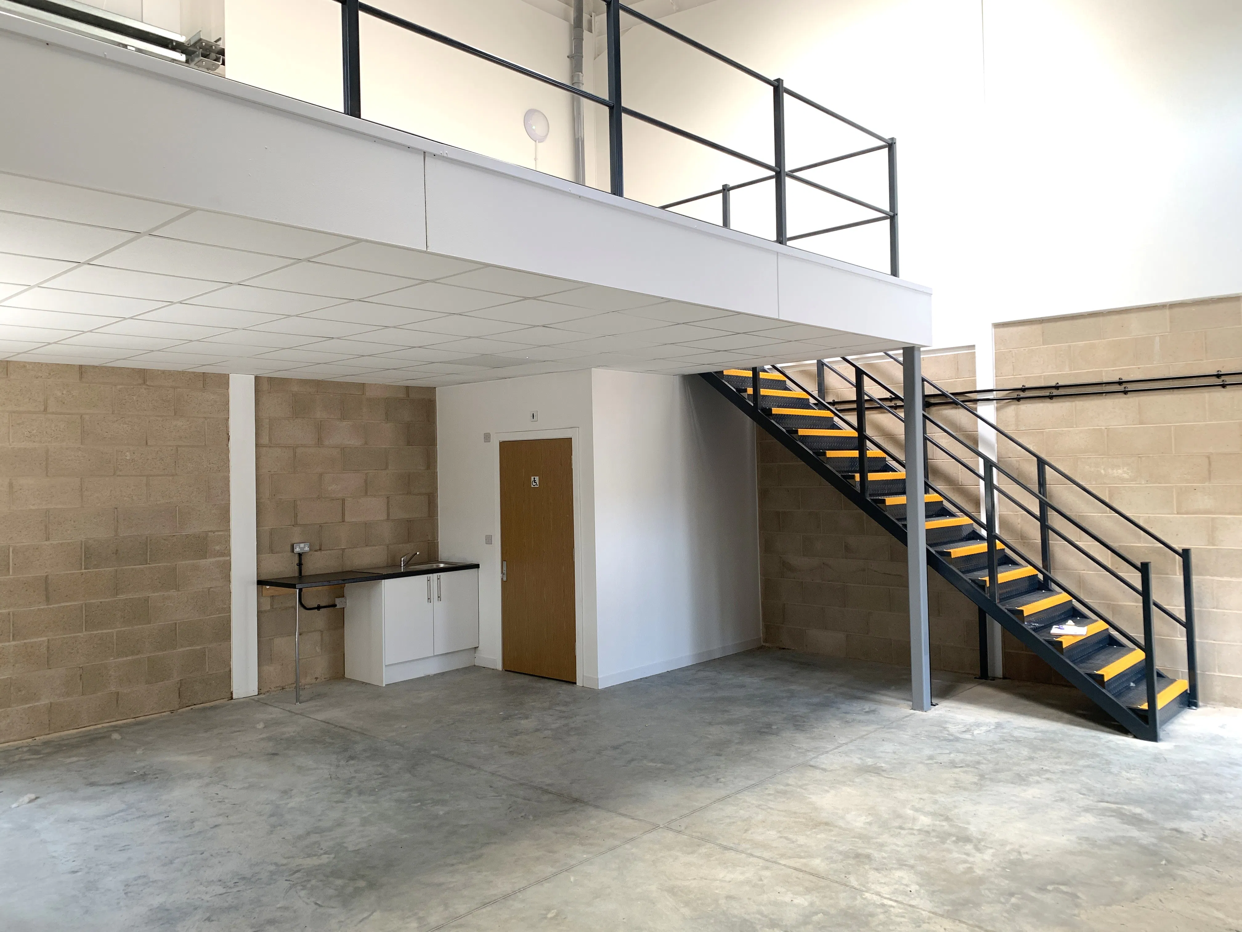 Unit 10 Worthing Business Park, Worthing, Industrial To Let - IMG_3639.JPG