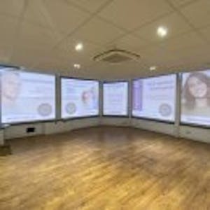 137/137A High Street, Brentwood, Office / Retail To Let - eyJzb3VyY2UiOiJtZWRpYVwvcHJvcGVydHlcLzUxMFwvZWRkMGYxOTVhNTM2N2VkNGIyYTRiZTg2ZmYwMThmZDkuanBnIiwib3BzIjp7Im5ldyI6WzEzMCwxMzBdLCJjb3ZlciI6W119LCJvdXRwdXQiOiJqcGVnP2NvbXByZXNzaW9uPTg1IiwidHRsIjozMTQ0OTYwMH0=.jpg
