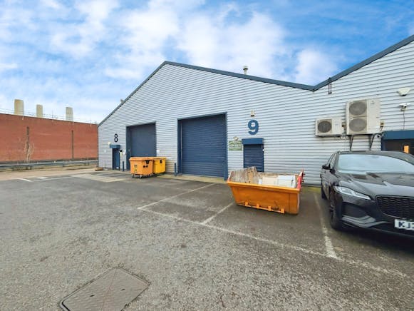 Unit 9, 55 Progress Road, Leigh-On-Sea, Industrial To Let - 8d5f982e-7579650ef70b6462a7b0fd6a1e59-img20251209wa0053.jpg