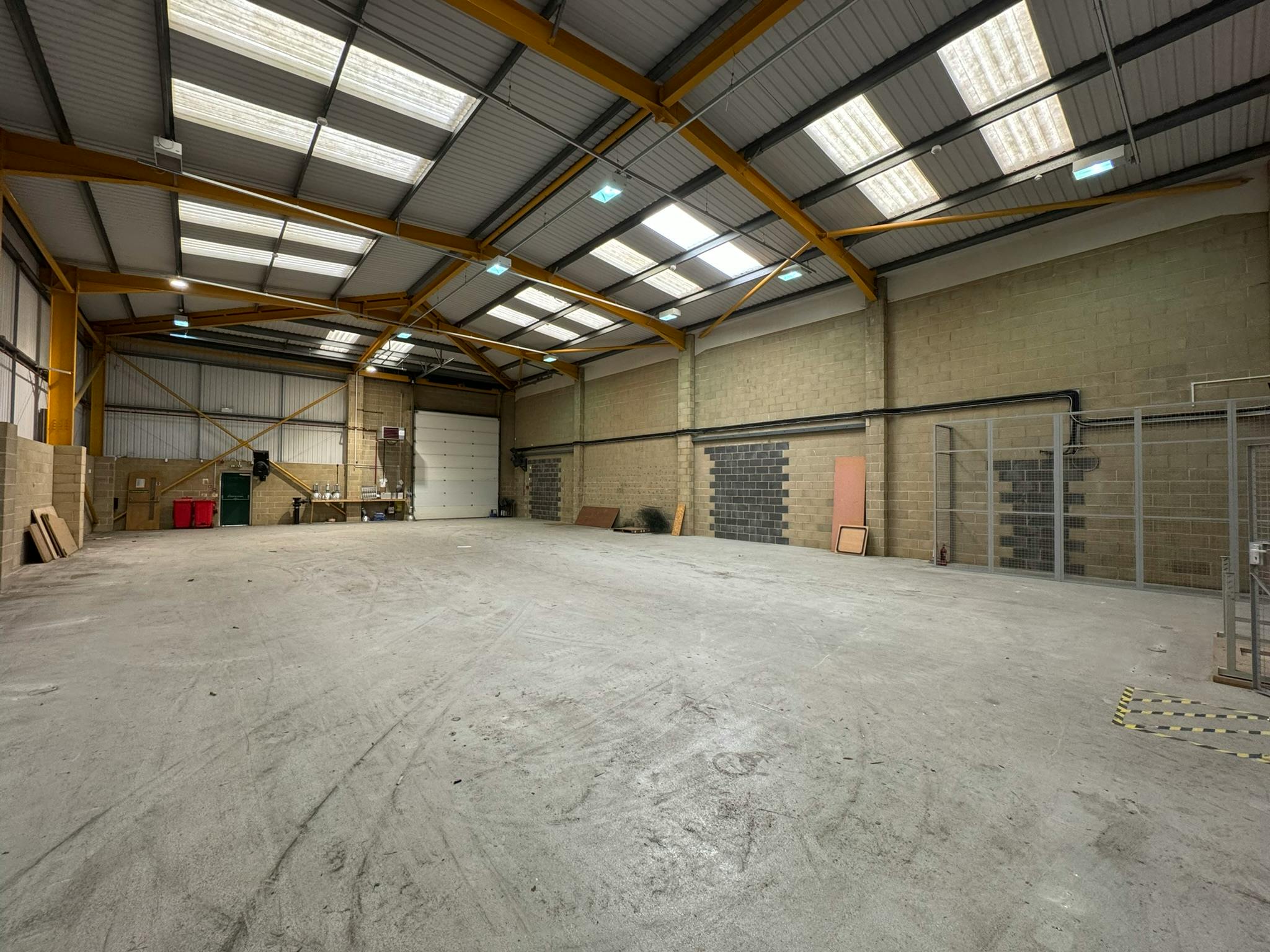 Industrial Unit in Southampton - photo 2