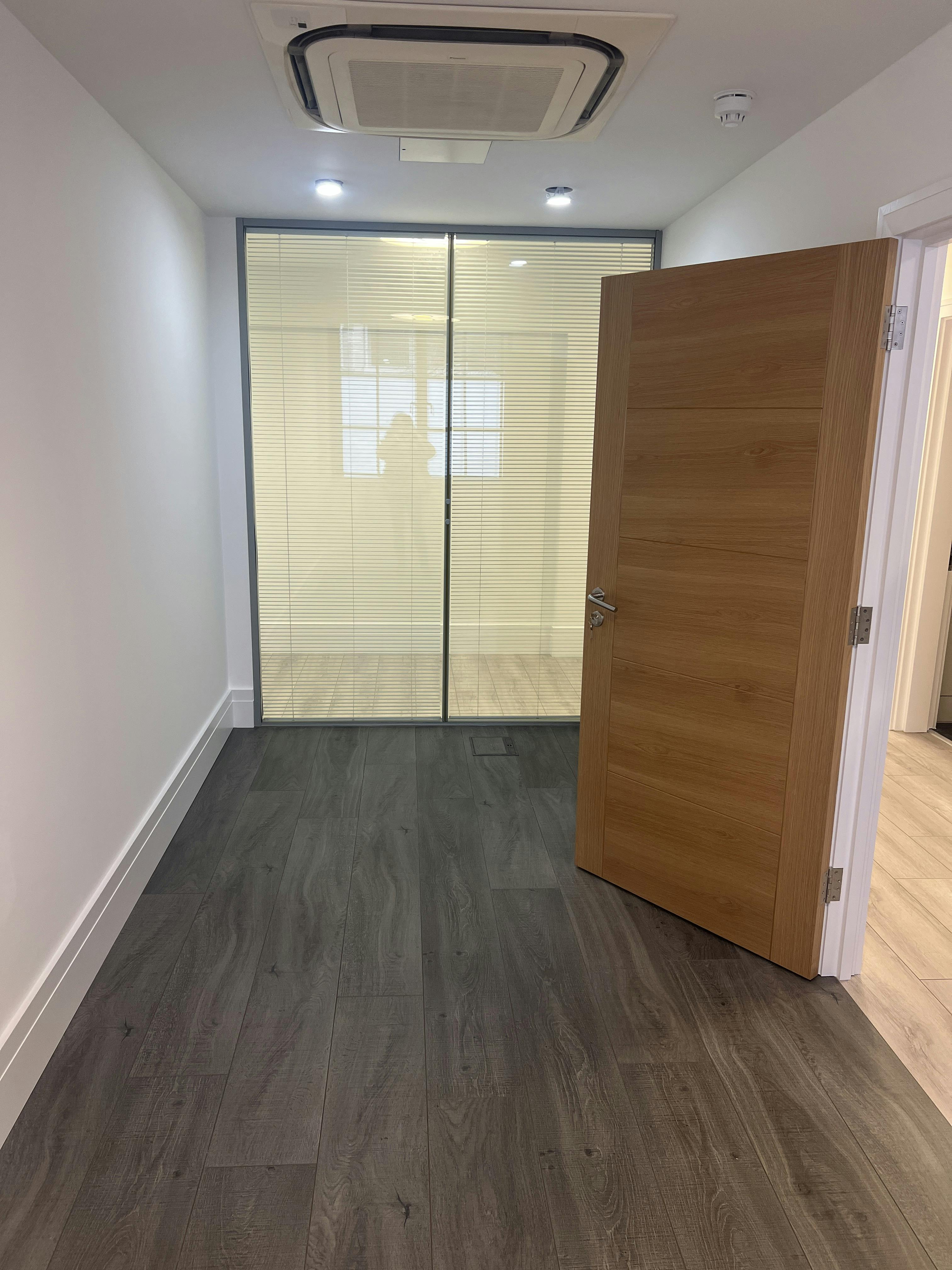 Solon House, Peterborough Road, Fulham, Office To Let - IMG_2454.JPG