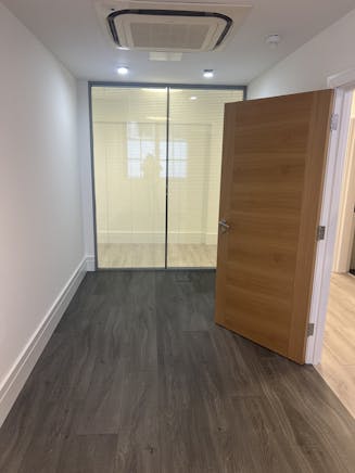 Solon House, Peterborough Road, Fulham, Office To Let - IMG_2454.JPG