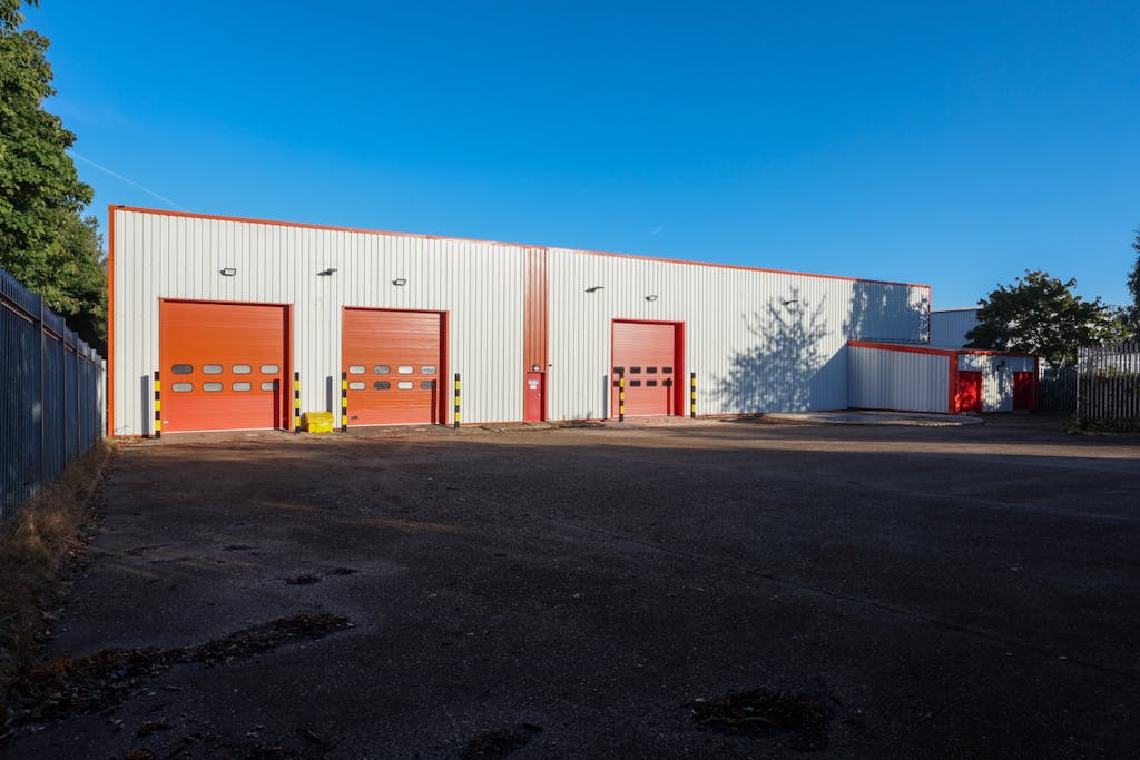 13924  RUSHDEN GROUND2