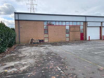 22 The Business Centre, Wokingham, Industrial/Logistics / Industrial / Warehouse To Let - Unit 22 Business Centre  Exterior 2.jpg