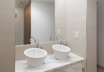 265 Tottenham Court Road, London, Office To Let - WCs