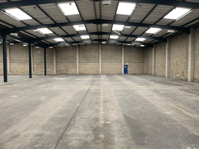 Link 23, Unit 1-5, Redhill, Industrial/Logistics To Let - IMG_5332.jpeg