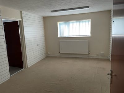 18 Albert Drive, Burgess Hill, Office To Let - Unit 2 Regents 6.jpg