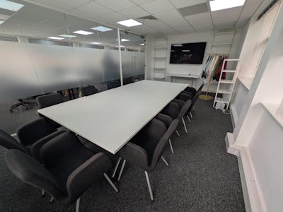 Second Floor Office, St. James House, Guildford, Office To Let - 2529.jpg