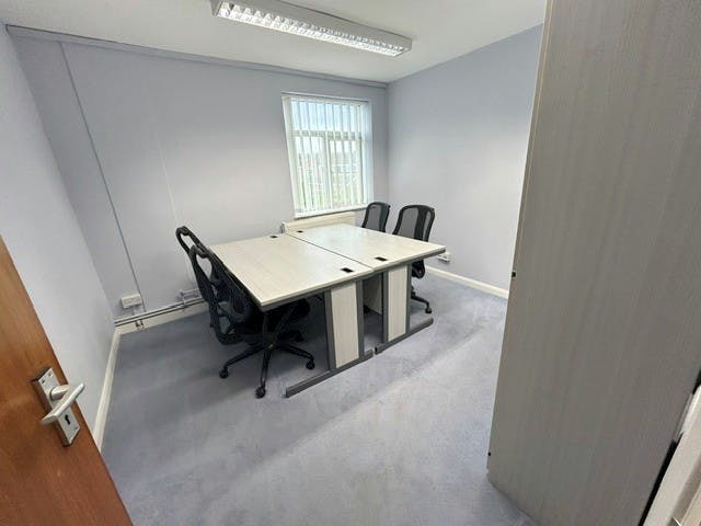 Mountbatten House Business Centre, Fairacres, Windsor, Office To Let - First floor smal office suite 9 ii.jpg