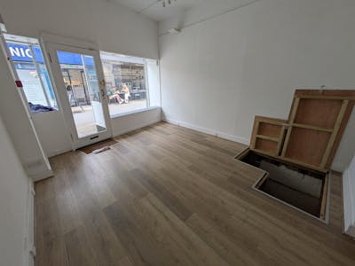 3 Market Street, Guildford, Retail To Let - 1000027732.jpg