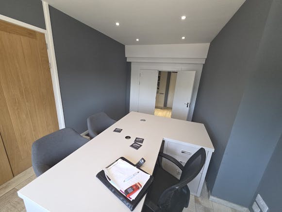 Lower Barn Farm, Rayleigh, Office To Let - WhatsApp Image 2026-04-27 at 14.00.04.jpeg