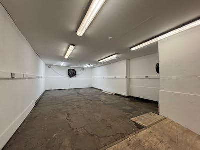 17 Hassop Road, Cricklewood, Industrial To Let - Hassop 3.jpg