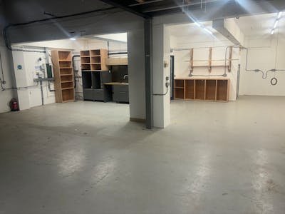 Unit 11, Falcon Court, Earlsfield, Warehouse To Let - IMG_7765.jpg