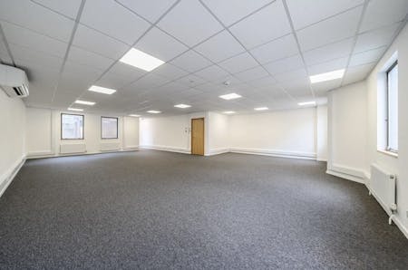 Prince Leopold House, 71-73 Victoria Street, Windsor, Office To Let - IMG_7266.jpg