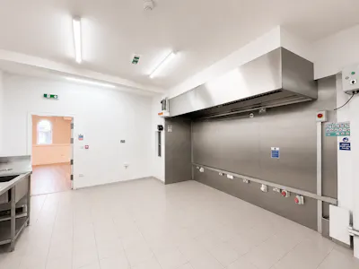 The Griffin Centre, Unit 7, London, Retail To Let - UNIT 7