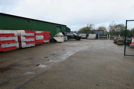 Hillside Yard, Theobalds Park Road, Enfield, Industrial/Logistics / Open Storage To Let - IMG_1622.JPG