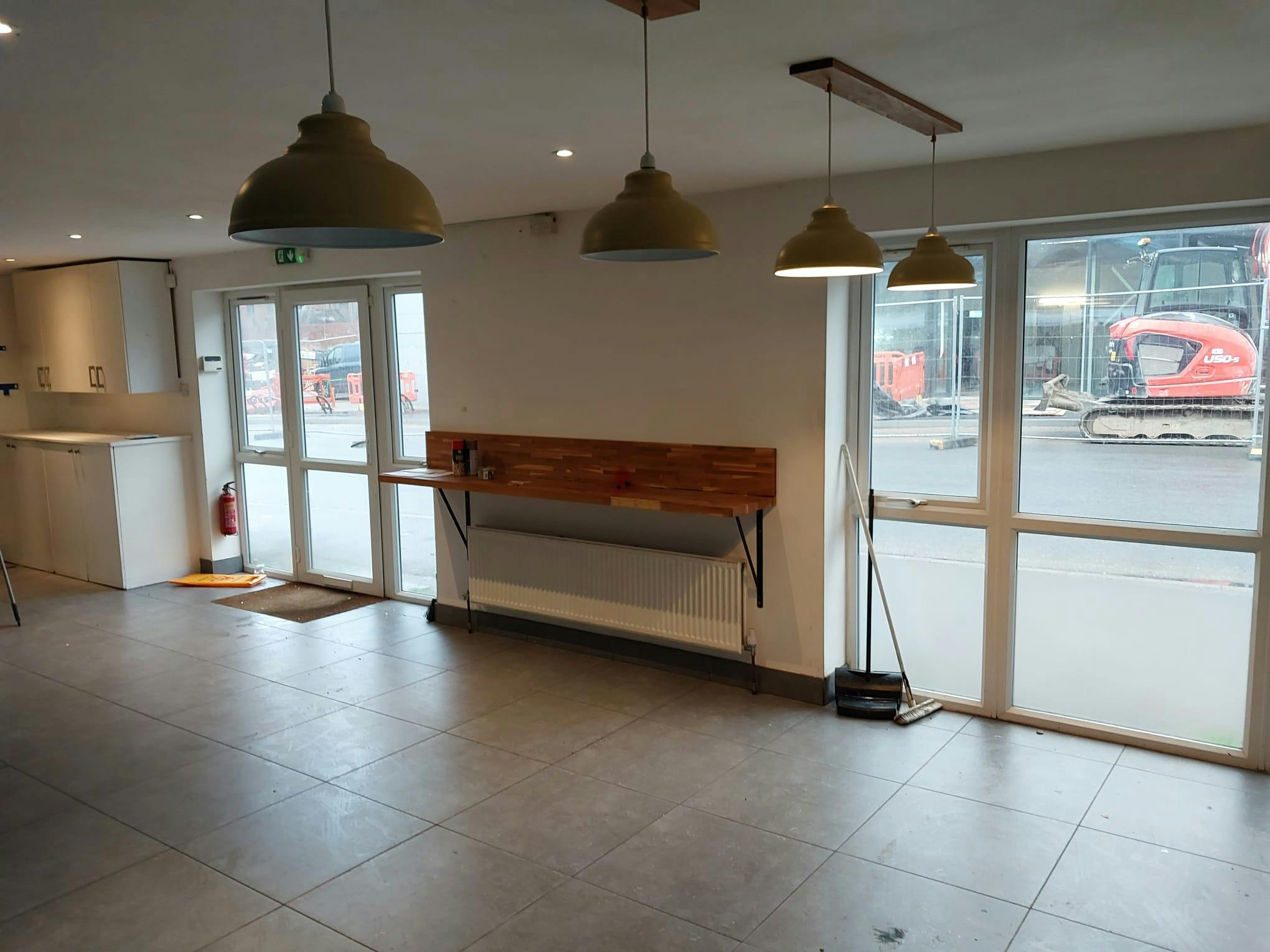 Hurst House, Ascot, Retail To Let - IMG-20251216-WA0008.jpg