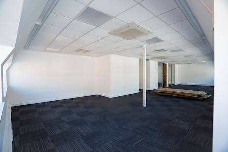 St. Andrews House, Leeds, Office To Let - DSC02837.jpg