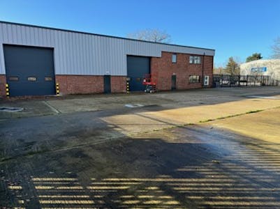 Unit 4A Tinsley Lane North, Tinsley Lane North, Crawley, Warehouse To Let - 7354 4A TLN  12 251124.jpg