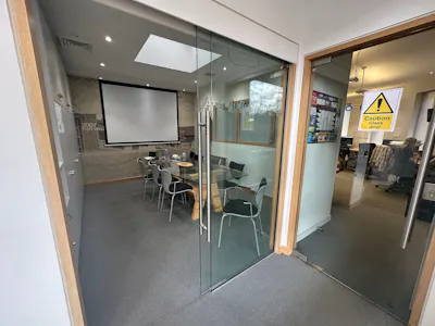 22 Govan Road, Glasgow, Office To Let - 22 Govan Rd  - 006.jpg