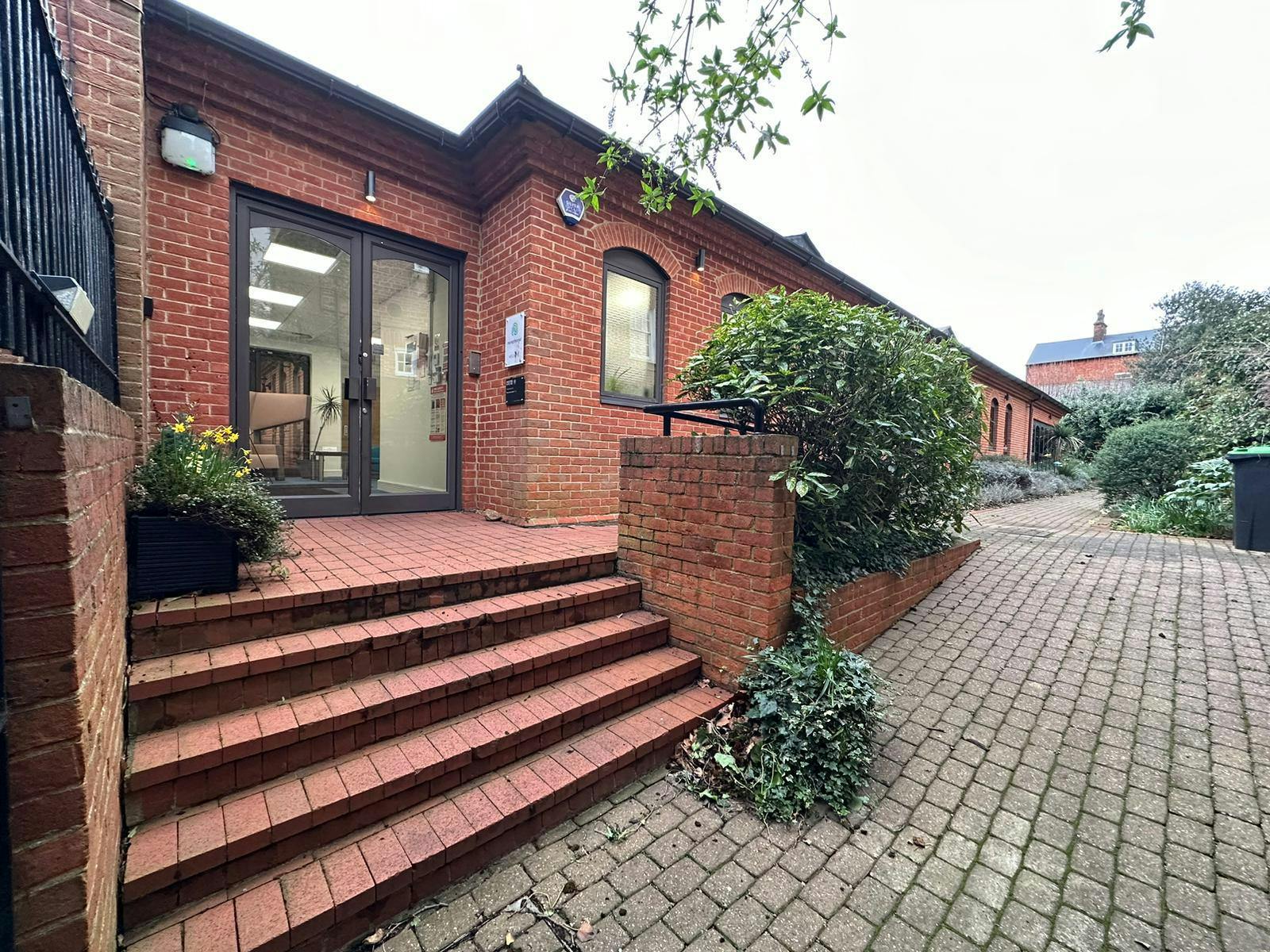 Office in Bedford - photo 3