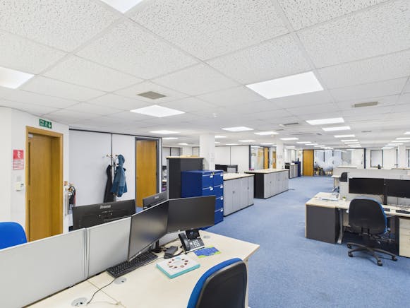 Suite 3, Oxford House, Thame, Office To Let - CAM05222G0-PR0073-STILL002.jpg