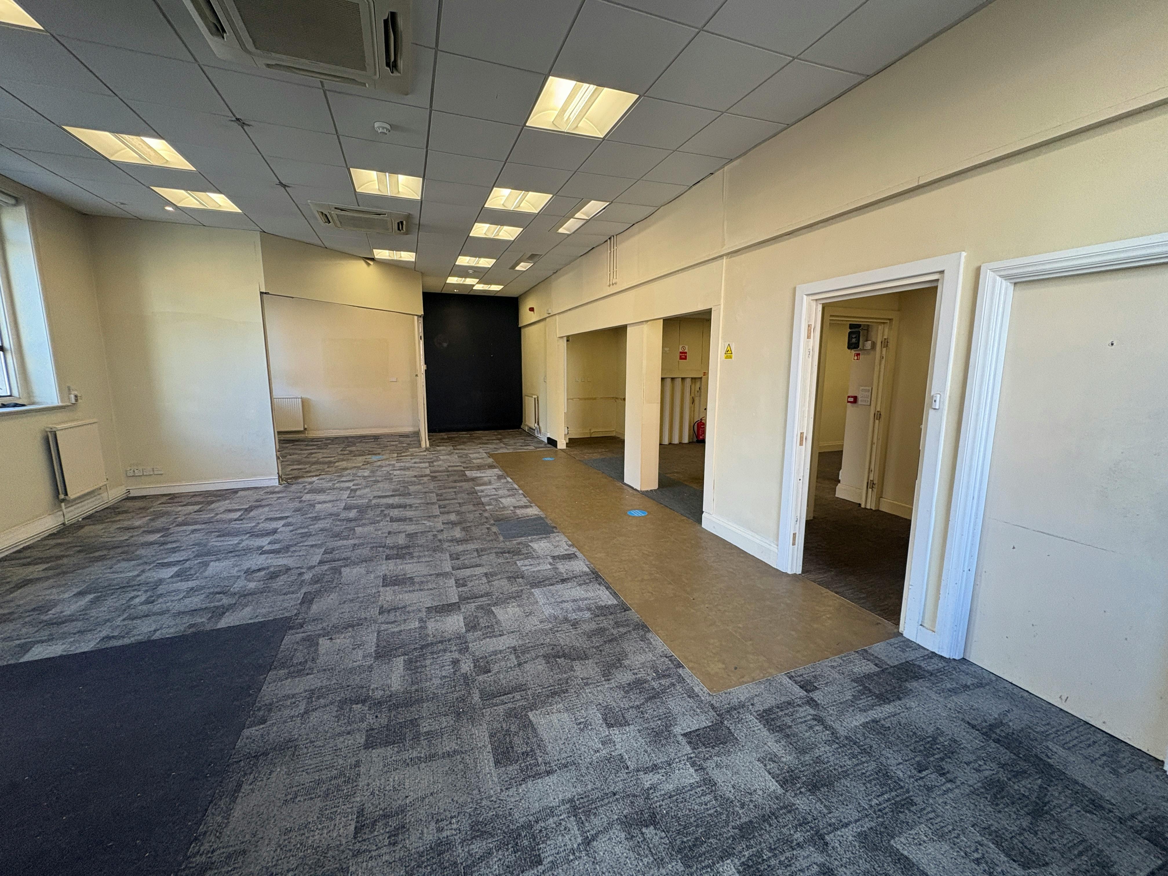 Retail/Shop in Bournemouth - photo 2