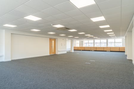 Ground Floor, 96-99 Queens Road, Brighton, Retail To Let - DSC08468.jpg