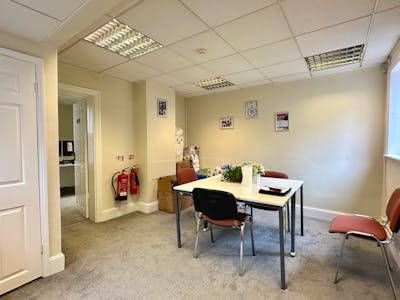 48 High Street South, Dunstable, Office To Let - IMG_5212.JPG