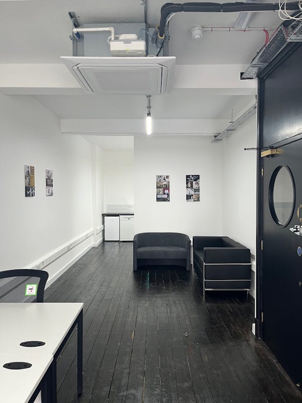 22 Great Marlborough Street, London, Office To Let - IMG_7454.jpg