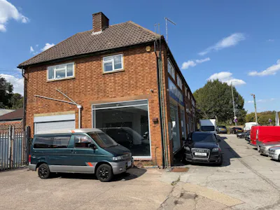 Lion Garage, Birmingham, Retail / Trade Counter To Let - a8.jpg