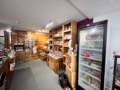 10 Commercial Street, Harrogate, Retail To Let - image00022.jpeg
