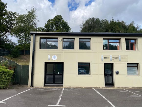 1 & 1a Abbey Business Park, Monks Walk, Farnham, Offices To Let - PHOTO20250828114935.jpg