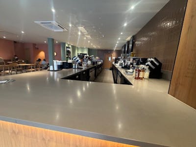 14 Market Place, Abingdon, Office / Retail To Let - Coffee Bar.jpg