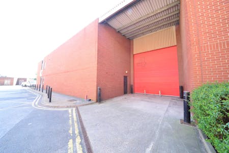4 Heron Trading Estate, London, Industrial To Let - Photo 3.jpg