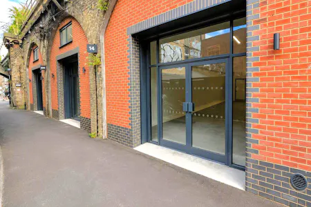 Arch 13, Gales Gardens, Bethnal Green, London, Industrial To Let - 20260819_134035-aiedited-1788532571334 - Edited.jpeg