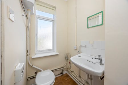 10 Station Road, Portslade, Cafe (A1) / Class E Retail / Leisure / Convenience Store / E (Commercial / Business / Service) / E Class Retail / Leisure (no extract - Open A1) / Food & Beverage / Office / Restaurant / Cafe / Retail To Let - Station Road, 10-004.JPG