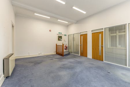 1-2 Broadway Court, Chesham, Office To Let / For Sale - 108313_1 Broadway Court High Street  (22).jpg
